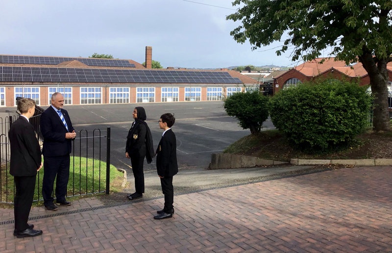 WindsorAcademyTrustCEOKeithSorrellwithY911StudentsfromWindsorHighSchoolinset800px | Schools Week